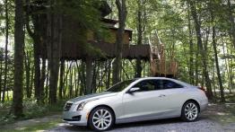 Cadillac ATS Coupe (2015) - lewy bok
