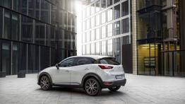 Mazda CX-3 SKYACTIV-G (2015) - widok z tyłu