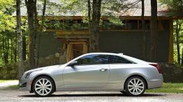 Cadillac ATS Coupe (2015) - lewy bok