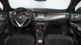 Alfa Romeo Giulietta Sprint (2015) - pełny panel przedni
