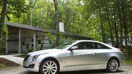 Cadillac ATS Coupe (2015) - lewy bok