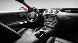 Ford Mustang VI GT (2015) - kokpit