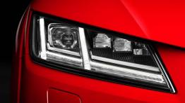 Audi TTS III Coupe (2015) - prawy przedni reflektor - włączony