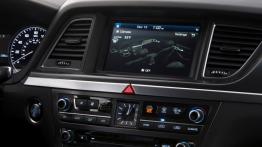 Hyundai Genesis II (2015) - ekran systemu multimedialnego