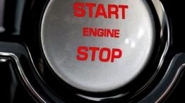 Jaguar XE S Italian Racing Red (2015) - przycisk do uruchamiania silnika