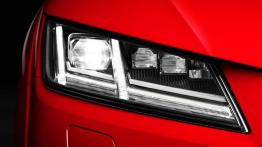 Audi TTS III Coupe (2015) - prawy przedni reflektor - włączony