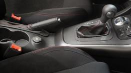 Alfa Romeo Giulietta Sprint (2015) - tunel środkowy między fotelami