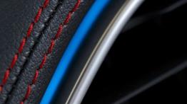 Jaguar XE S Italian Racing Red (2015) - deska rozdzielcza