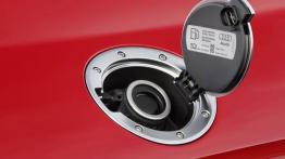 Audi TTS III Coupe (2015) - wlew paliwa