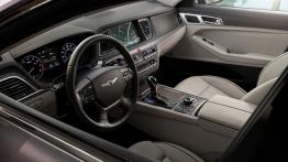 Hyundai Genesis II (2015) - widok ogólny wnętrza z przodu