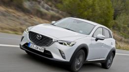 Mazda CX-3 SKYACTIV-G (2015) - widok z przodu