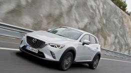 Mazda CX-3 SKYACTIV-G (2015) - widok z przodu