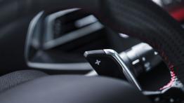 Peugeot 308 II GT (2015) - manetka zmiany biegów pod kierownicą