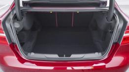 Jaguar XE S Italian Racing Red (2015) - bagażnik
