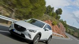 Mazda CX-3 SKYACTIV-G (2015) - widok z przodu