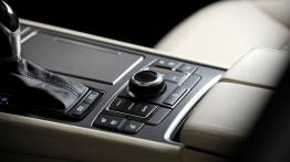 Hyundai Genesis II (2015) - panel sterowania na tunelu środkowym