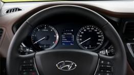 Hyundai i20 II (2015) - zestaw wskaźników