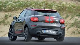 Mini Paceman John Cooper Works (2015) - widok z tyłu