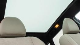 Nissan Qashqai II dCi (2014) - szyberdach od wewnątrz