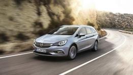 Opel Astra Sports Tourer (2016) - widok z przodu