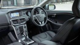 Volvo V40 FL (2016) - pełny panel przedni