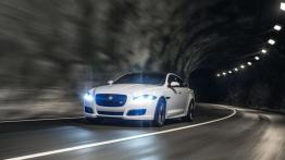 Jaguar XJR (X351 Facelifting) 2016 - widok z przodu