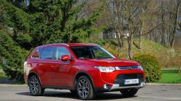 Mitsubishi Outlander III SUV Facelifting 2.0 SOHC MIVEC 150KM 110kW 2014-2016