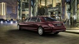 Mercedes-Maybach Pullman (2016) - widok z tyłu