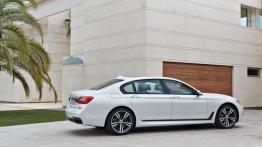 BMW serii 7 G12 750Li xDrive M Sport (2016) - prawy bok