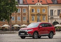 Mitsubishi Outlander III SUV Facelifting 2015 2.2 DI-D 150KM 110kW 2015-2016