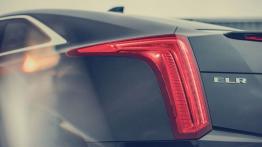 Cadillac ELR 2016 - lewy tylny reflektor - włączony