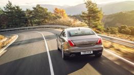 Jaguar XJ Portfolio (X351 Facelifting) 2016 - widok z tyłu