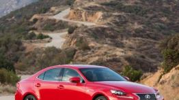 Lexus IS 200t F Sport (2016) - widok z przodu