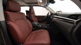 Lexus LX 570 Facelifting (2016) - widok ogólny wnętrza z przodu