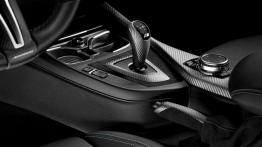 BMW M2 Performance (2016) - tunel środkowy między fotelami