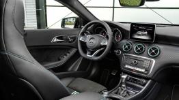 Mercedes A 250 Motorsport Edition (W 176 Facelifting) 2016 - kokpit
