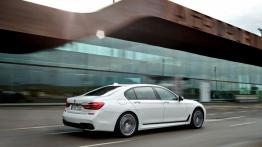 BMW serii 7 G12 750Li xDrive M Sport (2016) - widok z tyłu
