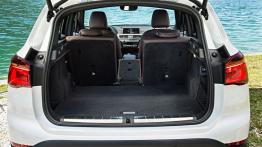 BMW X1II (2016) - tył - bagażnik otwarty