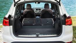 BMW X1II (2016) - tył - bagażnik otwarty