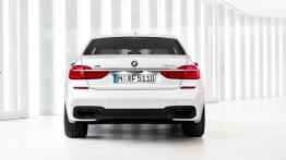 BMW serii 7 G12 750Li xDrive M Sport (2016) - widok z tyłu