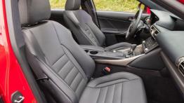 Lexus IS 200t F Sport (2016) - widok ogólny wnętrza z przodu