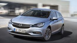 Opel Astra Sports Tourer (2016) - widok z przodu