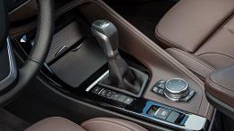 BMW X1II (2016) - dźwignia zmiany biegów