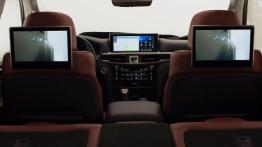 Lexus LX 570 Facelifting (2016) - ekran systemu multimedialnego z tyłu