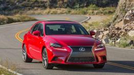 Lexus IS 200t F Sport (2016) - widok z przodu