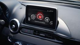 Fiat 124 Spider (2016) - ekran systemu multimedialnego
