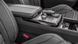 Mercedes-AMG GLE 63 S (W 166) 2016 - tunel środkowy między fotelami