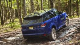 Land Rover Range Rover Sport II SVR Estoril Blue (2016) - widok z tyłu