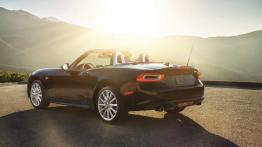 Fiat 124 Spider (2016) - widok z tyłu