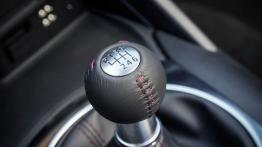 Mazda MX-5 IV Club (2016) - dźwignia zmiany biegów